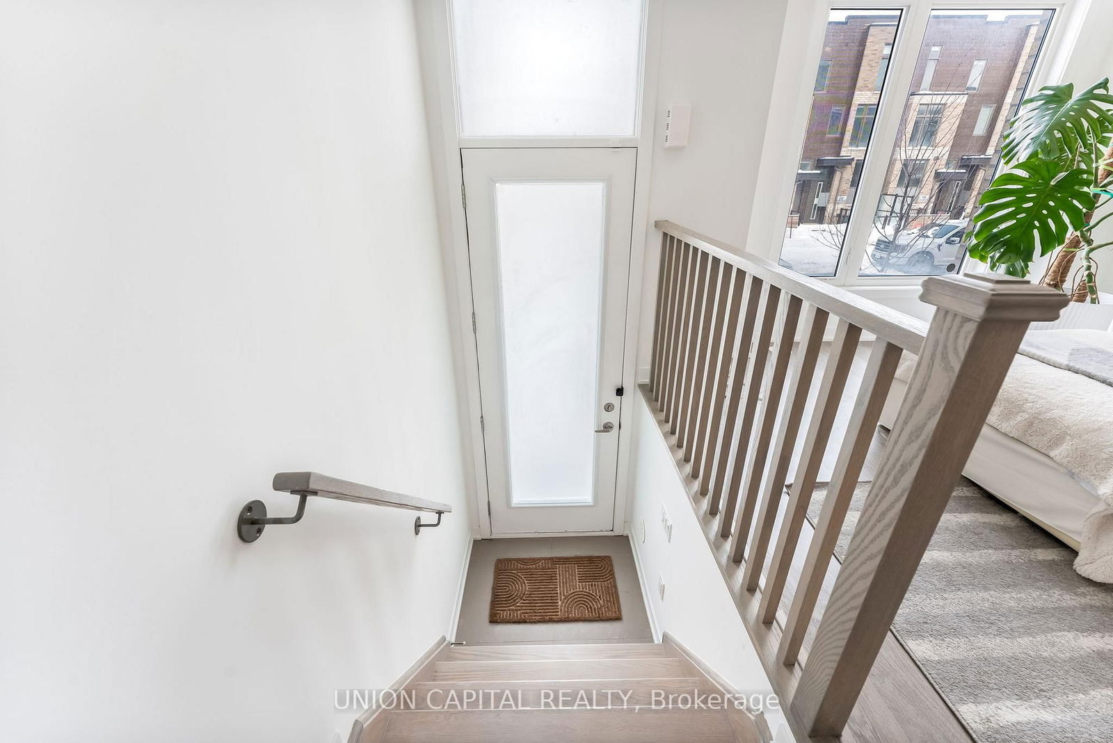 Townhouse sold at 139 Green Gardens Boulevard, Toronto, Englemount-Lawrence, M6A 0E3 - MLS: C11999242