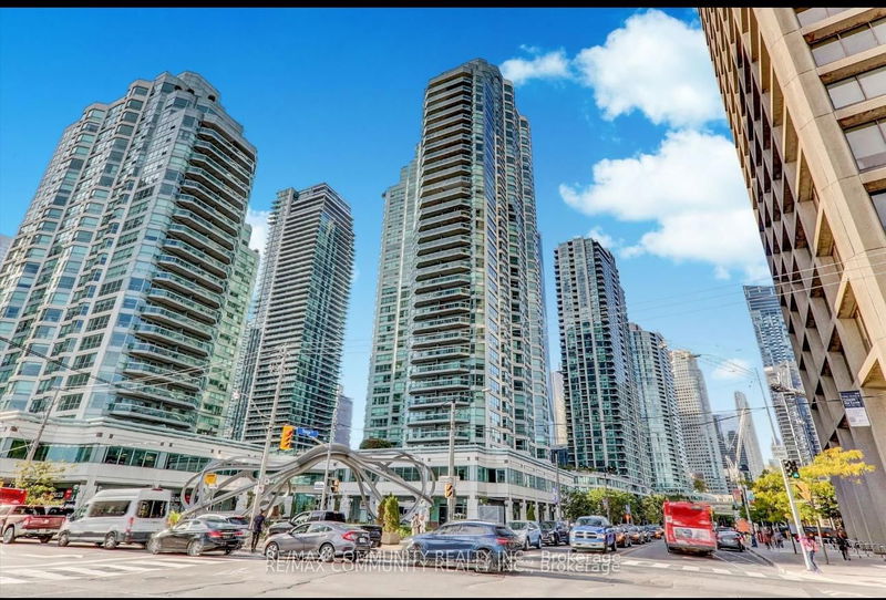 home for lease on 3602-10 York Street