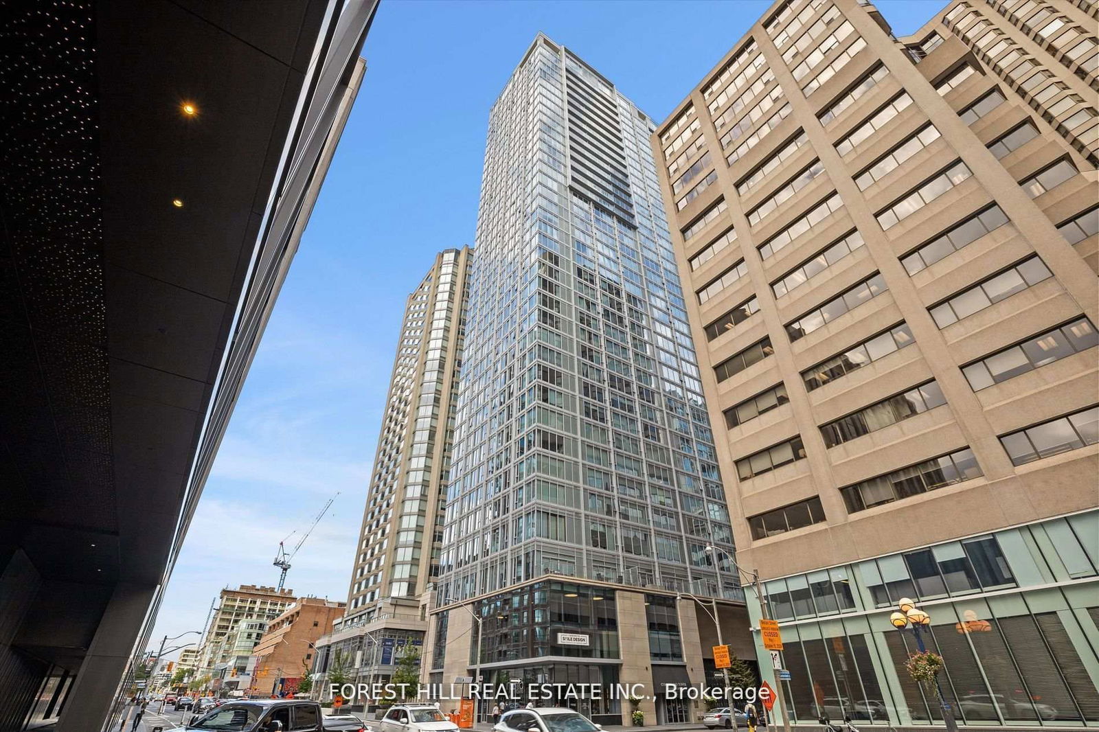 Condo for lease at 604-188 Cumberland Street, Toronto, Annex, M5R 0B6 - MLS: C11999701