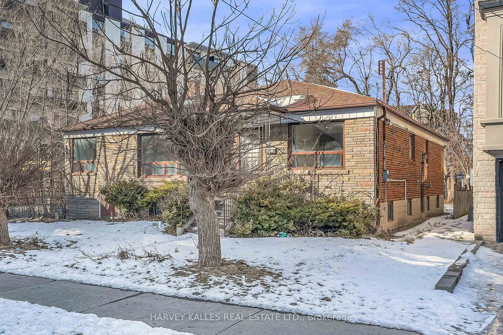 Detached House for sale at 146 Bannockburn Avenue, Toronto, Bedford Park-Nortown, M5M 2N5 - MLS: C12000601