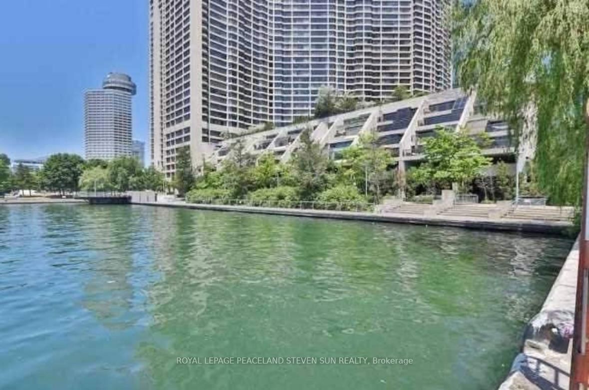 Condo for lease at 912-55 Harbour Square, Toronto, Waterfront Communities C1, M5J 2L1 - MLS: C12000853