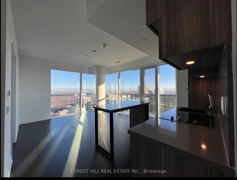 home for lease on 3309-39 Roehampton Avenue