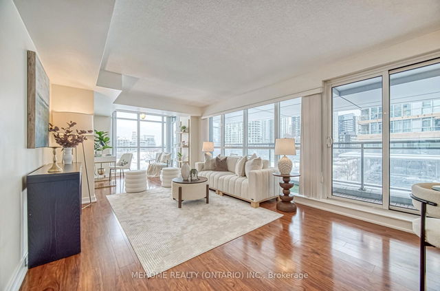312 - 10 Capreol Court