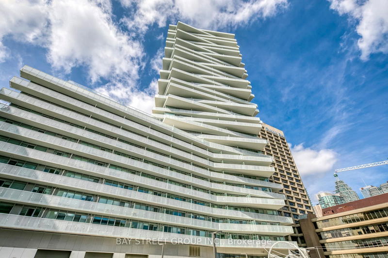 home for lease on 624-15 Queens Quay E