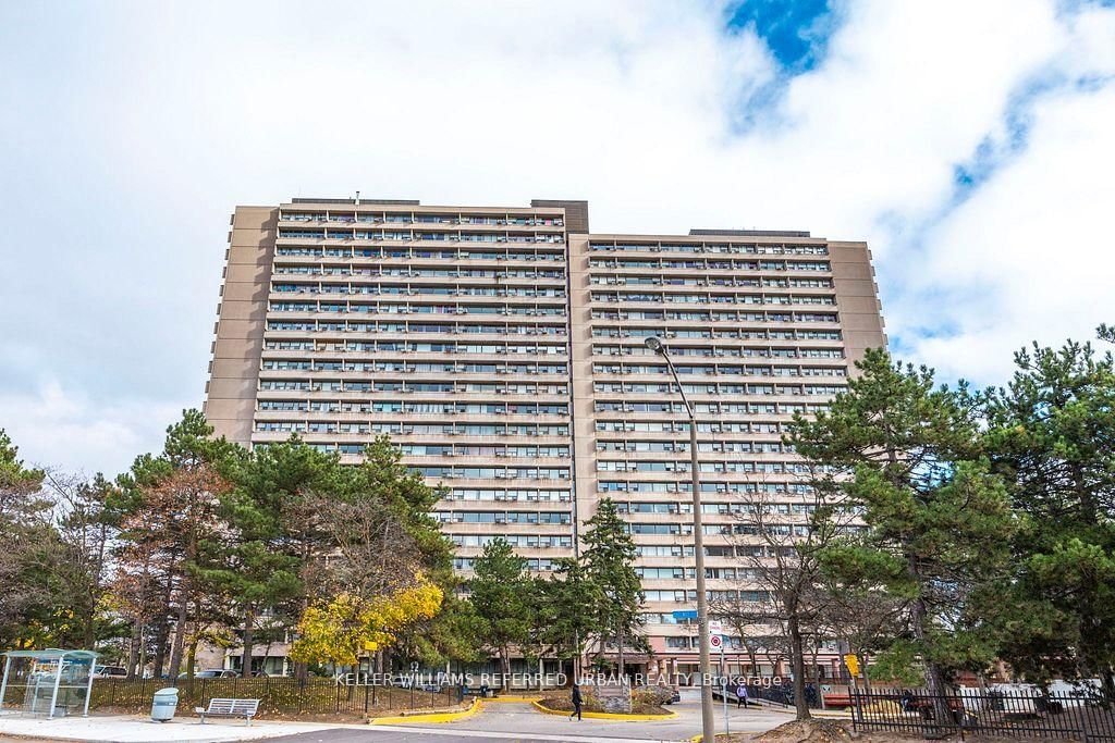 Building at 100 Leeward Glwy, Toronto, Flemingdon Park