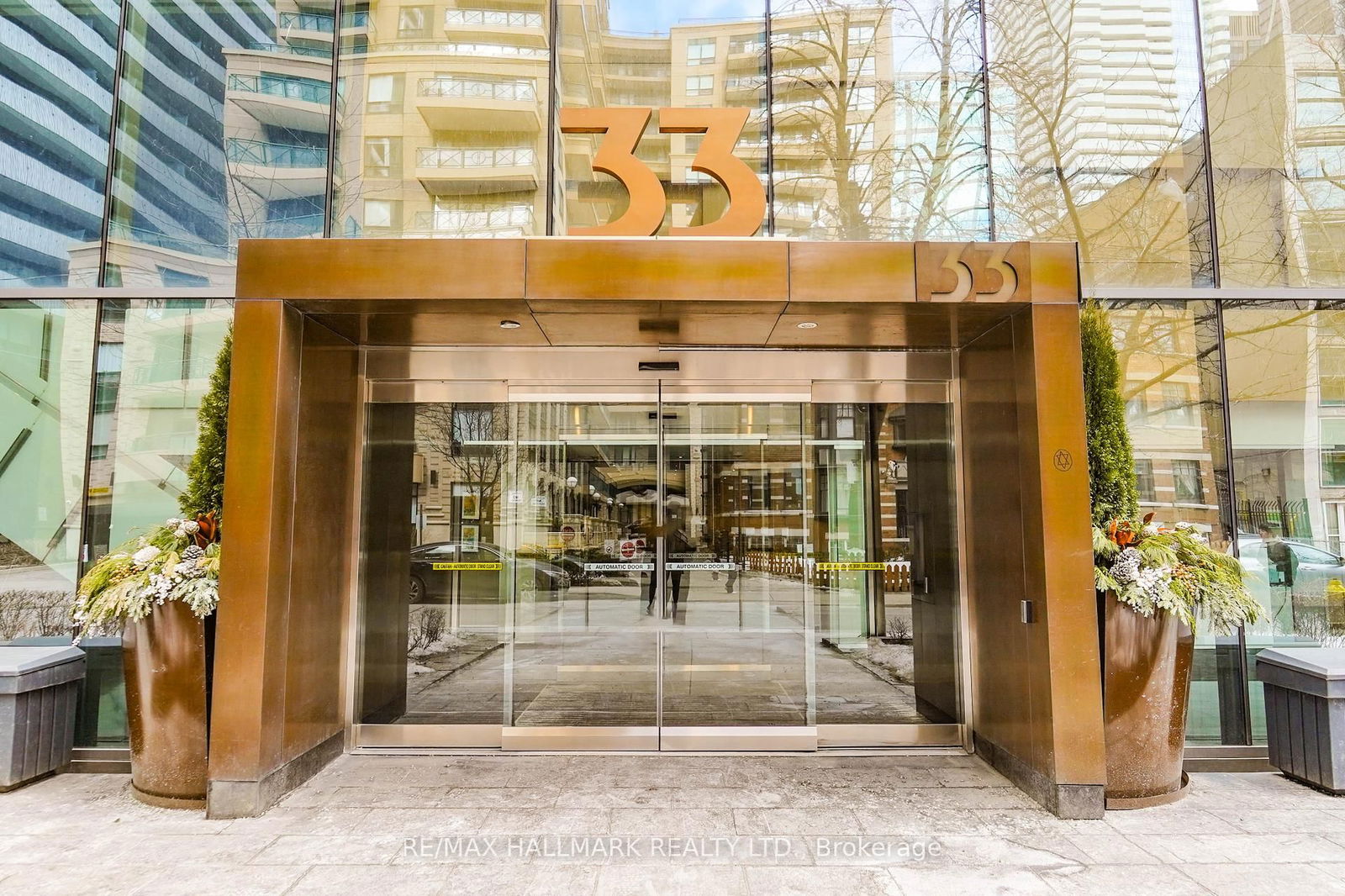 Condo for lease at 704-33 CHARLES Street, Toronto, Church-Yonge Corridor, M4Y 0A2 - MLS: C12002657