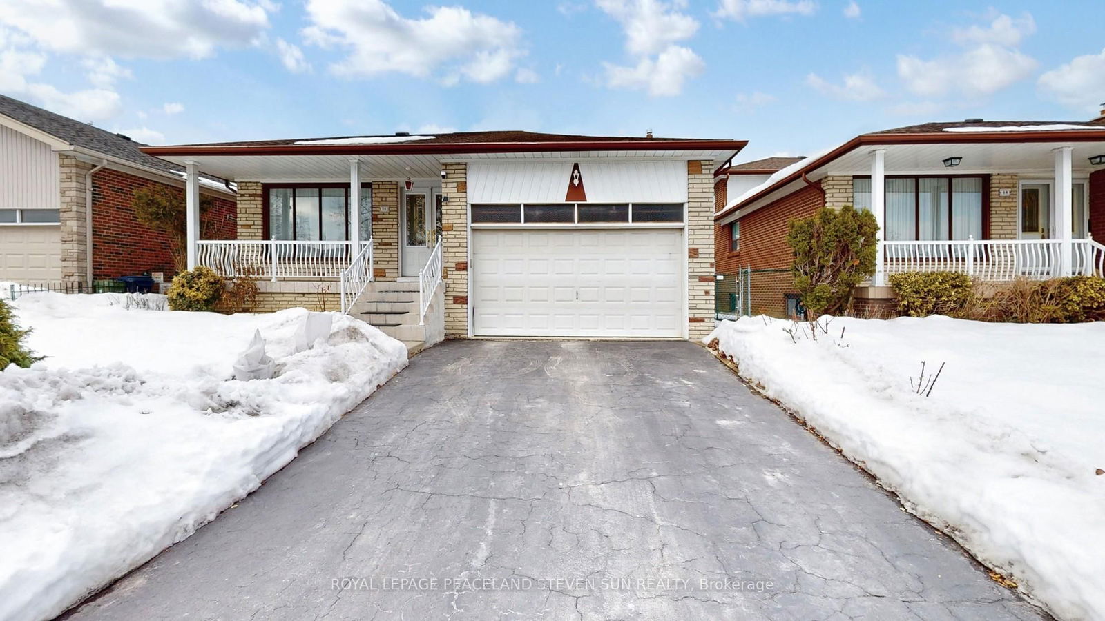 Detached House for sale at 56 Bickerton Crescent, Toronto, Pleasant View, M2J 3T1 - MLS: C12003626