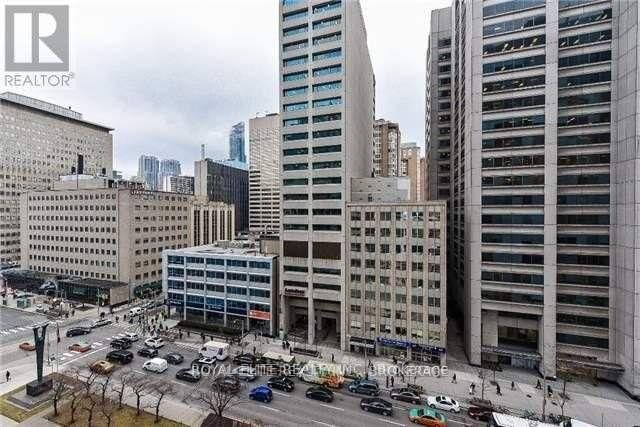 Condo for lease at 809-426 University Avenue, Toronto, University, M5G 1S9 - MLS: C12003822