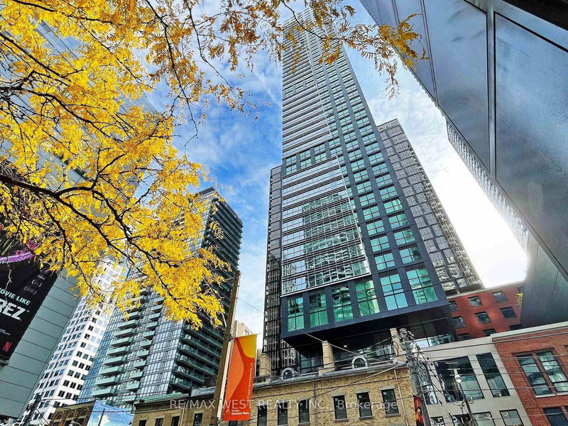 home for sale on 3106-327 King Street W