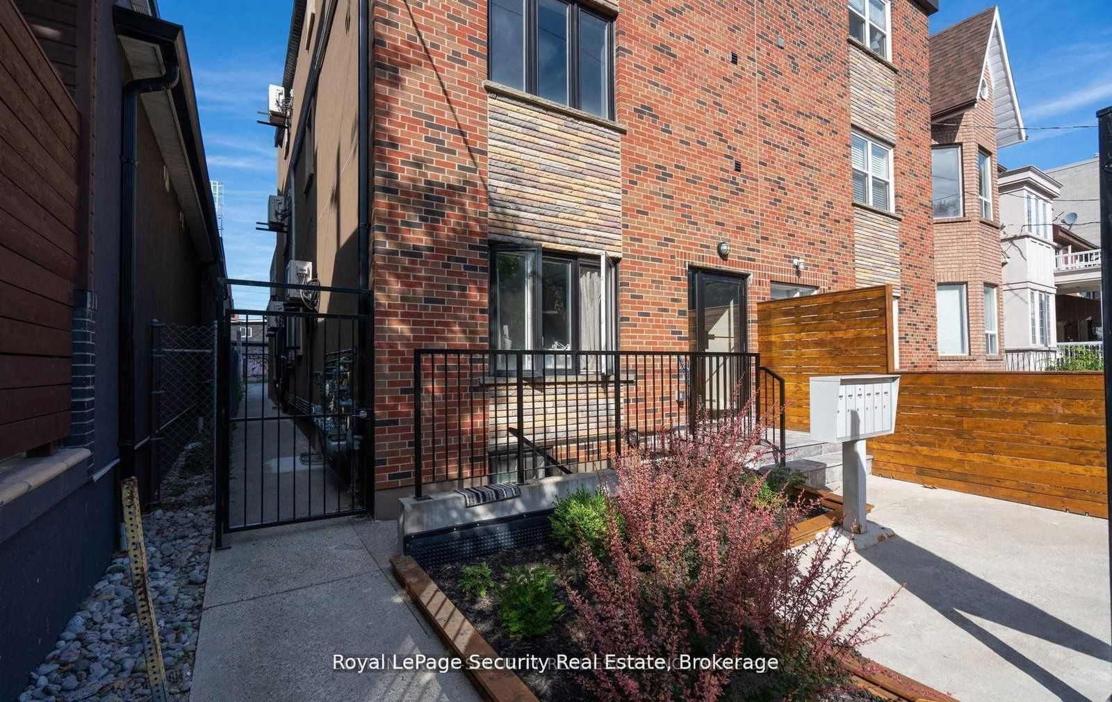 Semi-Detached House for lease at 1-62 Lippincott Street, Toronto, Kensington-Chinatown, M5T 2R5 - MLS: C12004421