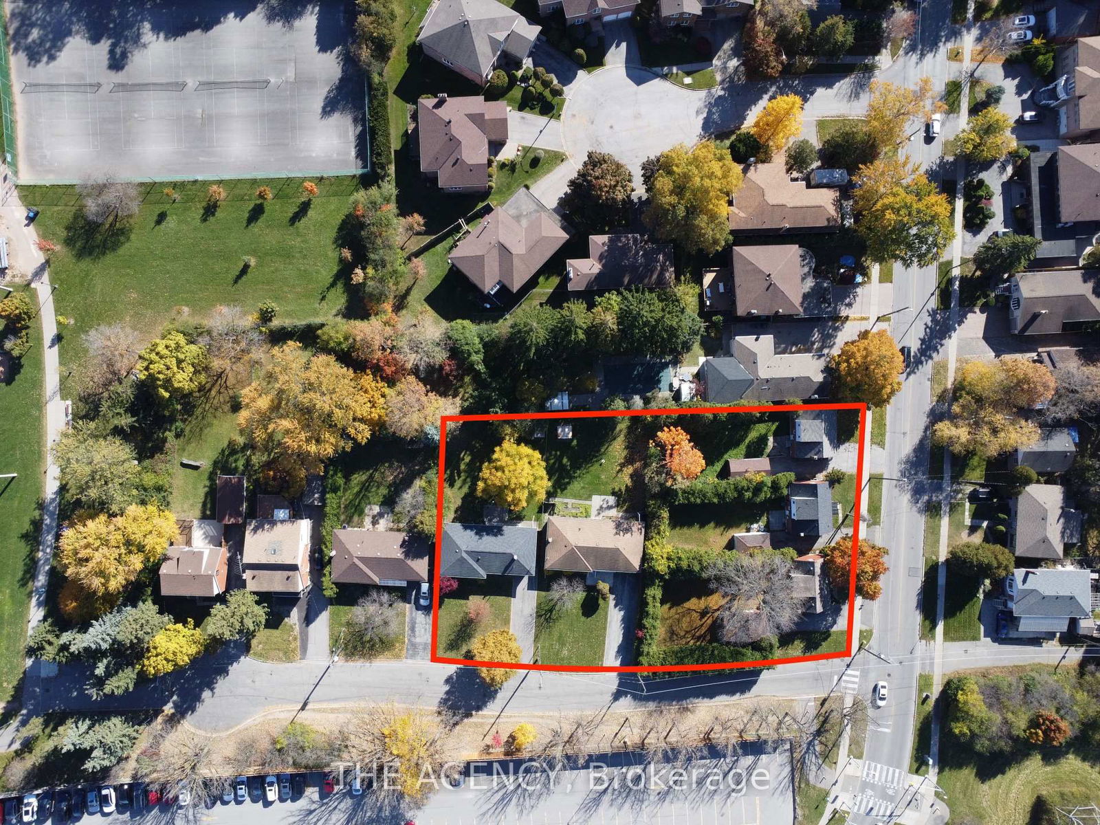 Detached House sold at 137 Blake Avenue, Toronto, Newtonbrook West, M2M 1B4 - MLS: C12004780