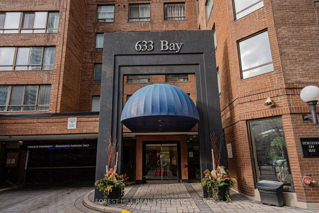 2212 - 633 Bay Street