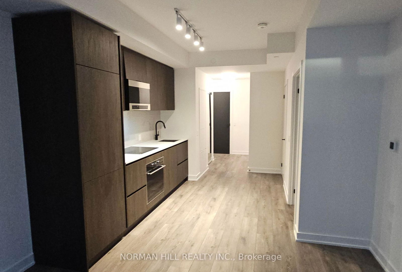 Condo for lease at 2406-127 Broadway Avenue, Toronto, Mount Pleasant West, M4P 1V4 - MLS: C12005252