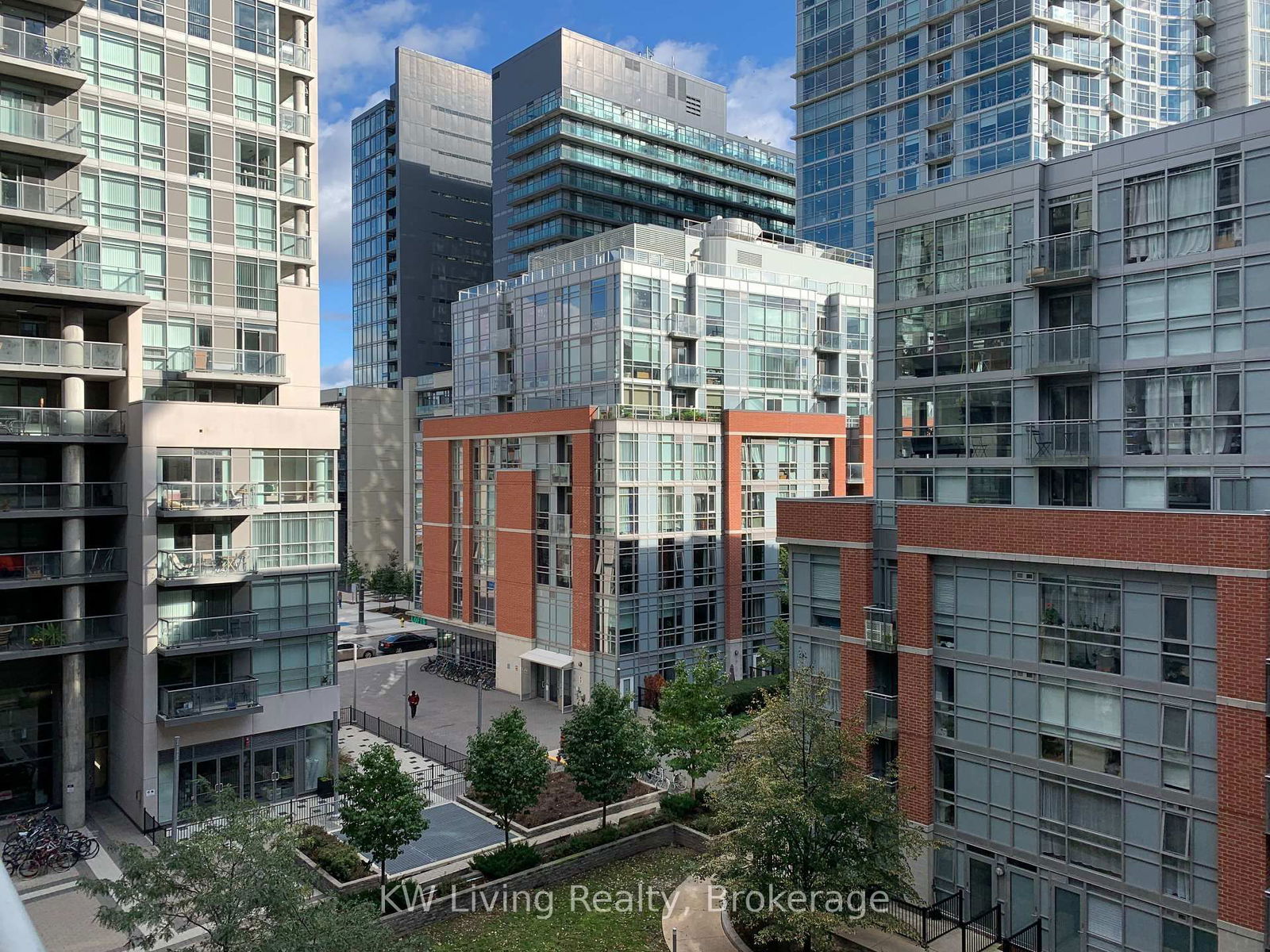 Condo for lease at 612-68 Abell Street, Toronto, Little Portugal, M6J 0B1 - MLS: C12005758