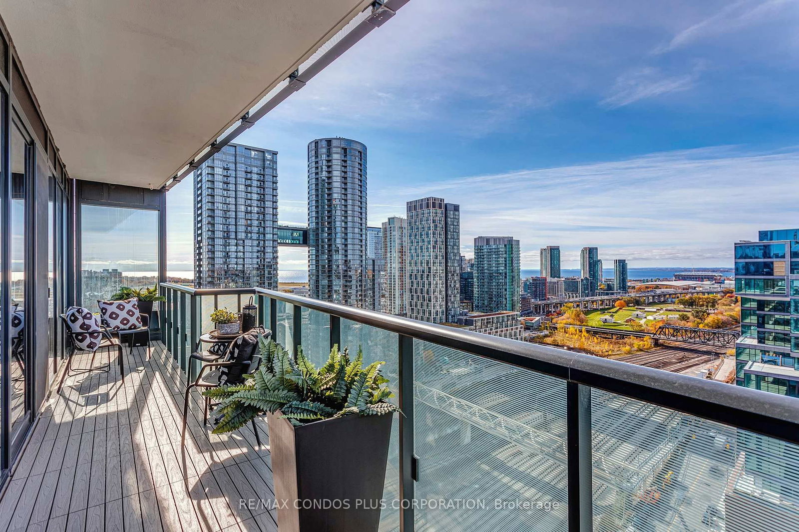 Condo for sale at 1715-480 Front Street, Toronto, Waterfront Communities C1, M5V 0V5 - MLS: C12005969