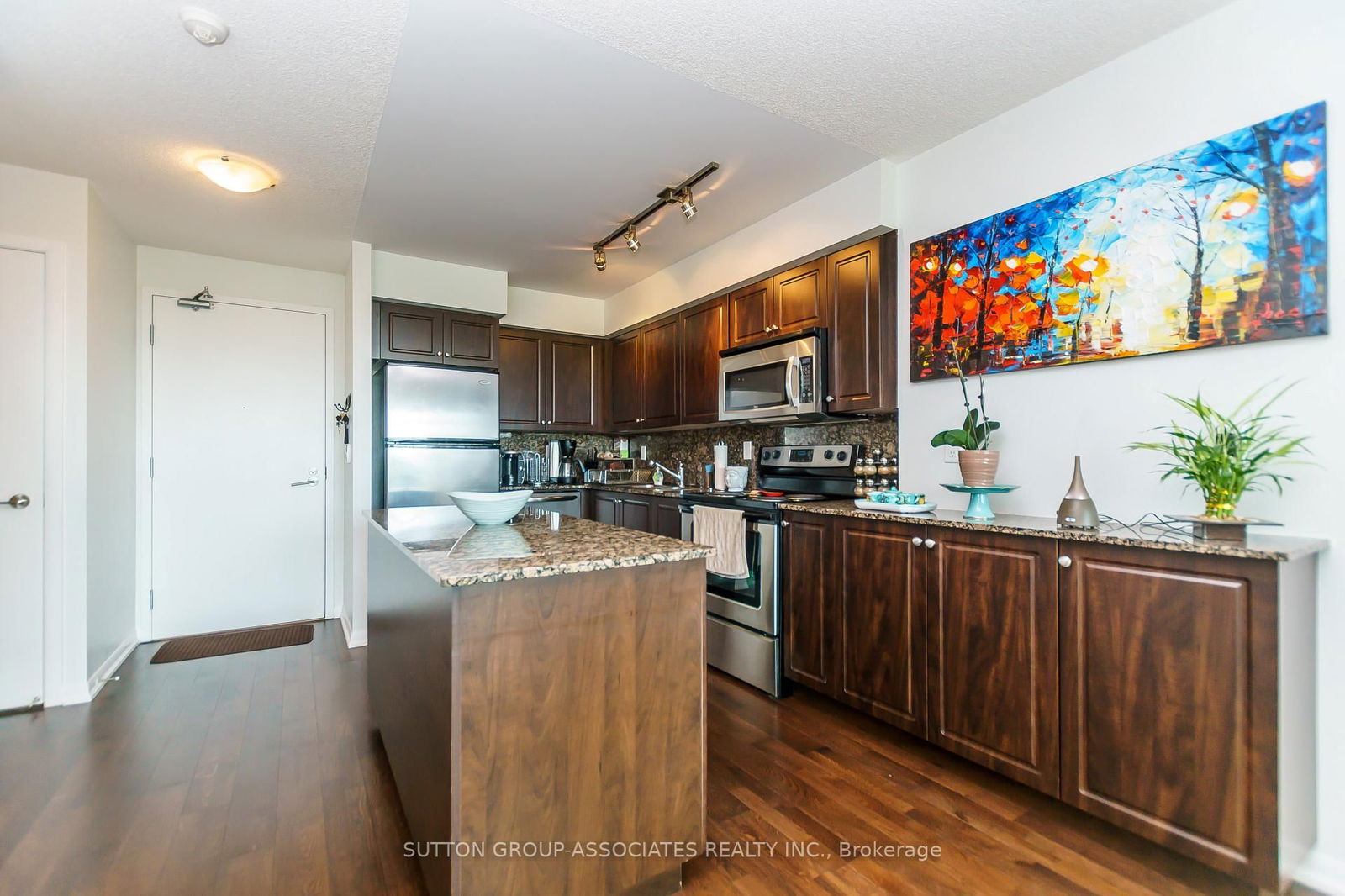 Condo leased at 507-215 Fort York Boulevard, Toronto, Waterfront Communities C1, M5V 4A2 - MLS: C12006139
