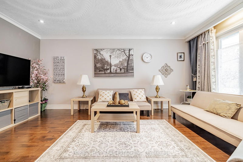 home for sale on 926 Willowdale Avenue
