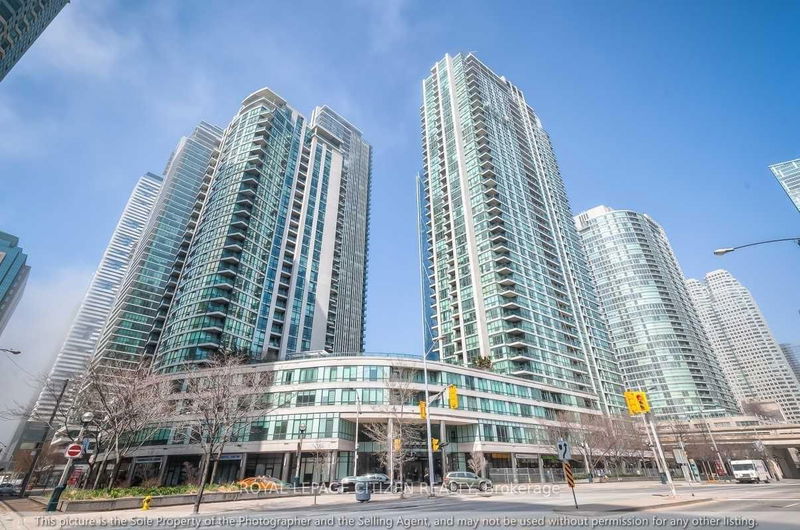 home for lease on 2905-12 Yonge Street
