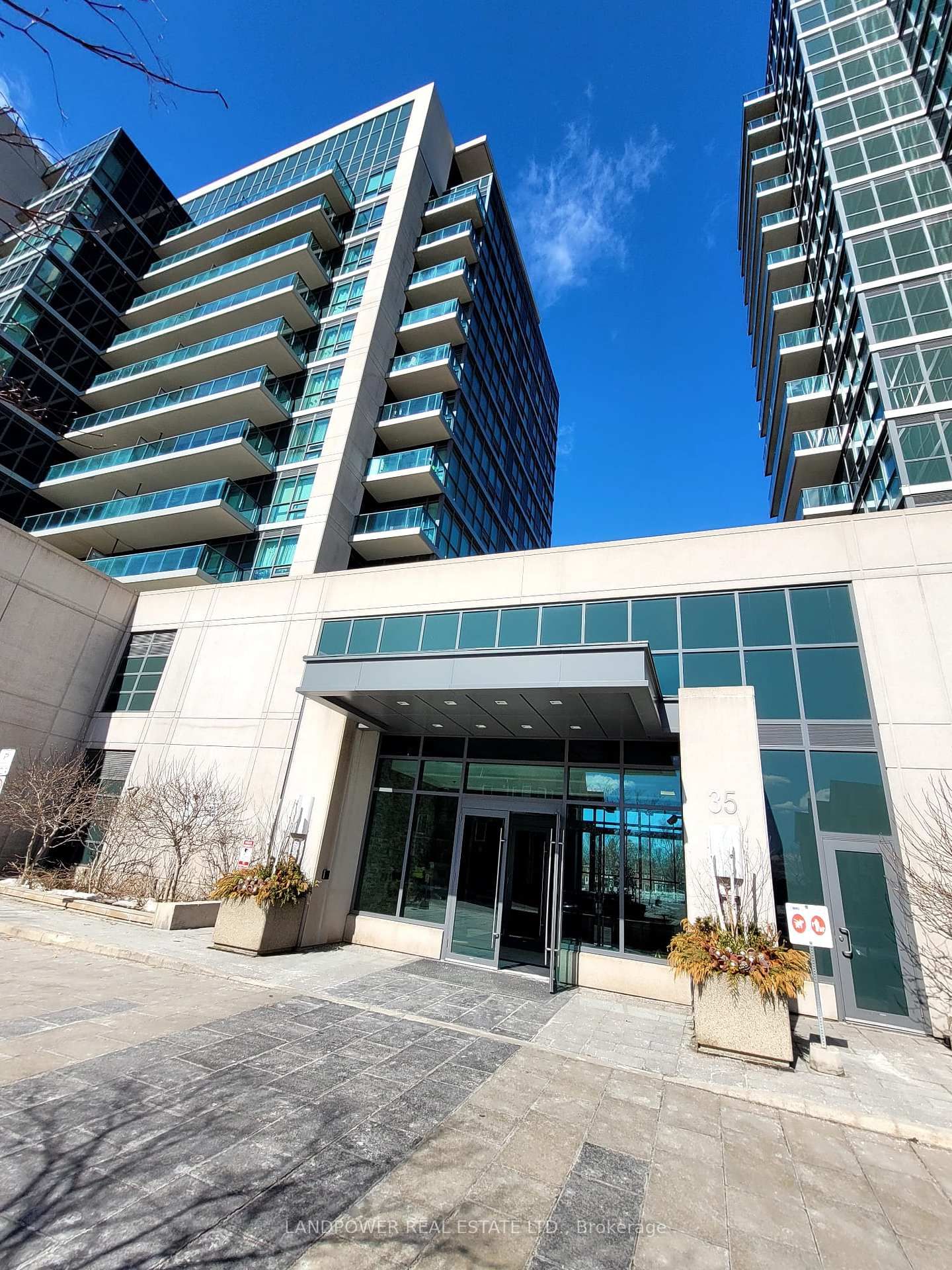 Condo for lease at 320-35 Brian Peck Crescent, Toronto, Thorncliffe Park, M4G 0A5 - MLS: C12006945