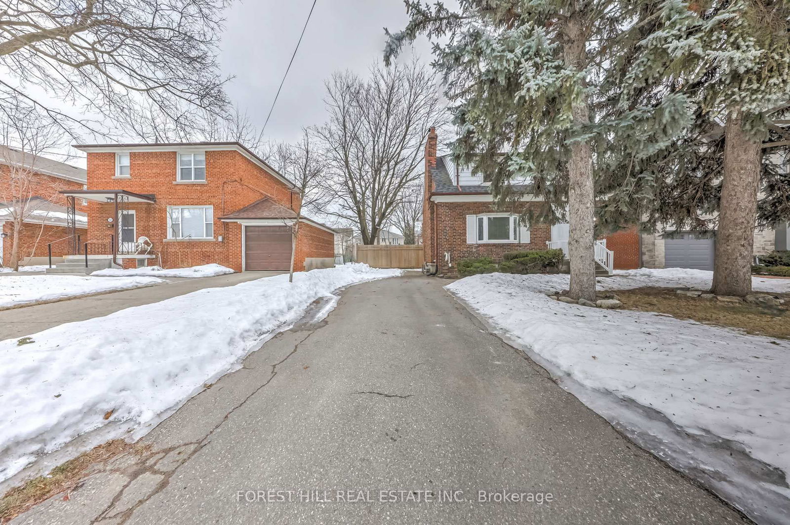 Detached House for lease at 101 Brookview Drive, Toronto, Englemount-Lawrence, M6A 2K5 - MLS: C12007453