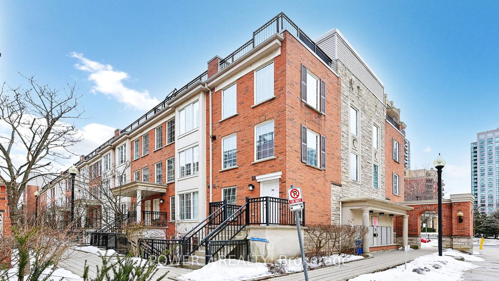 Townhouse sold at 152-3 Everson Drive, Toronto, Willowdale East, M2N 7C2 - MLS: C12007927