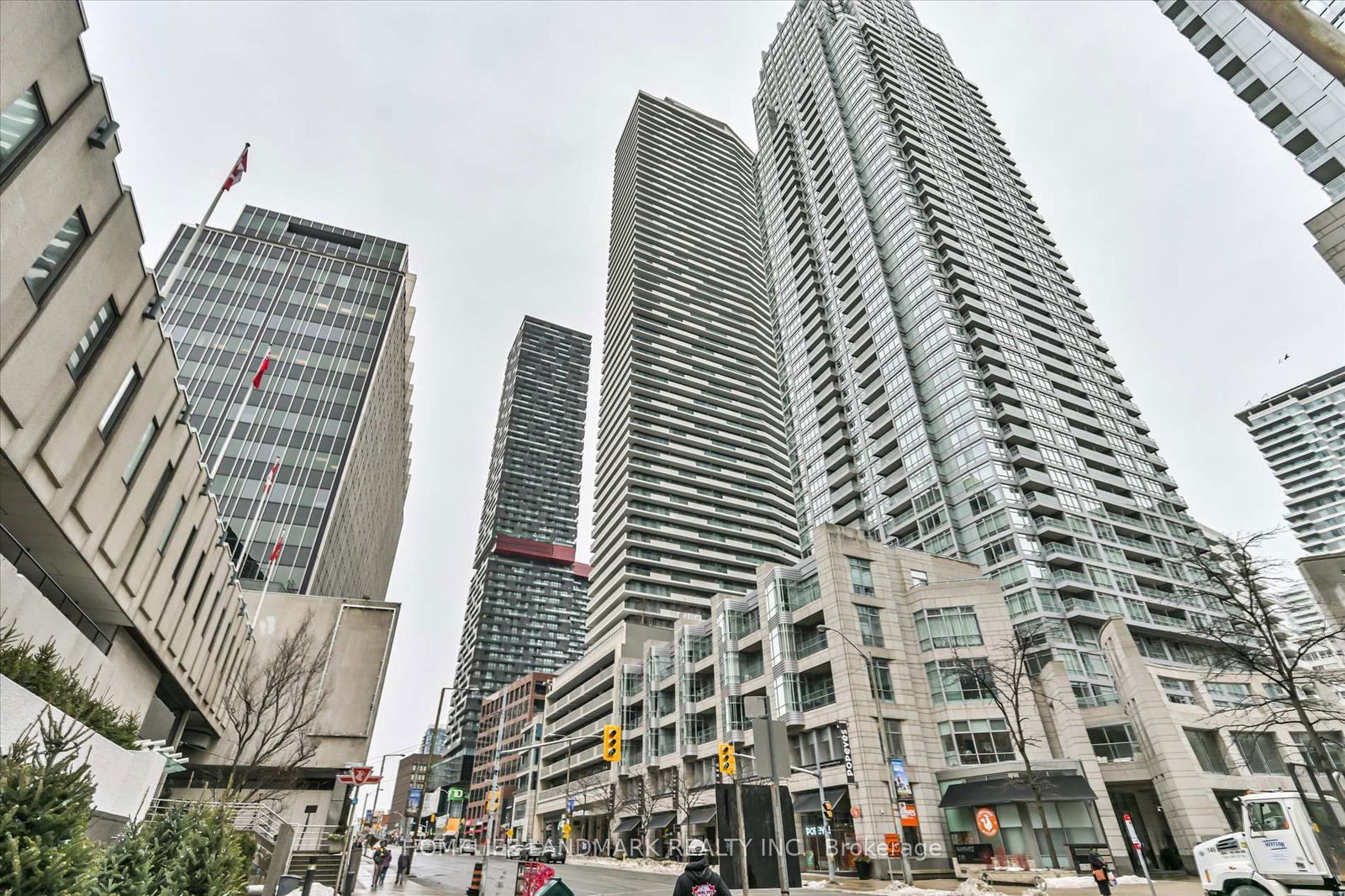 Condo for sale at 4003-2221 Yonge Street, Toronto, Mount Pleasant East, M4S 0B8 - MLS: C12008341