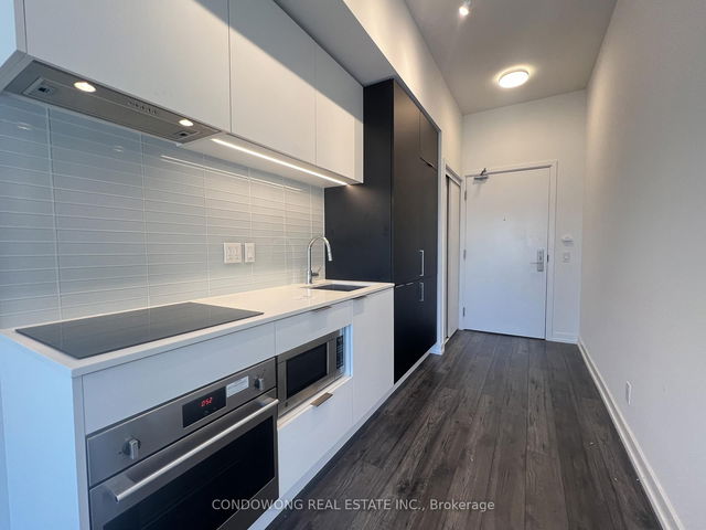 1111 - 33 Helendale Avenue