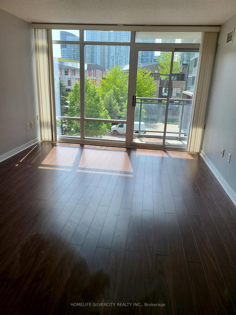 327 - 15 Brunel Crt, Toronto, M5V 3Y6 | Image 3