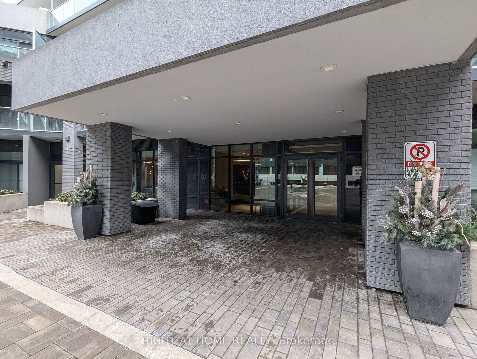 Condo for lease at 216-621 Sheppard Avenue, Toronto, Bayview Village, M2K 1B5 - MLS: C12008752