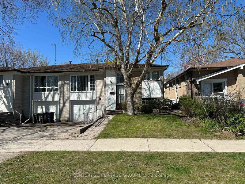 home for lease on 14 Regatta Crescent