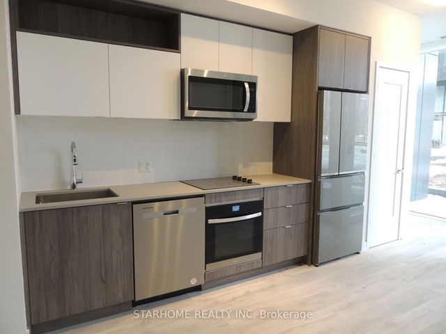 TH114 SW - 121 Lower Sherbourne Street