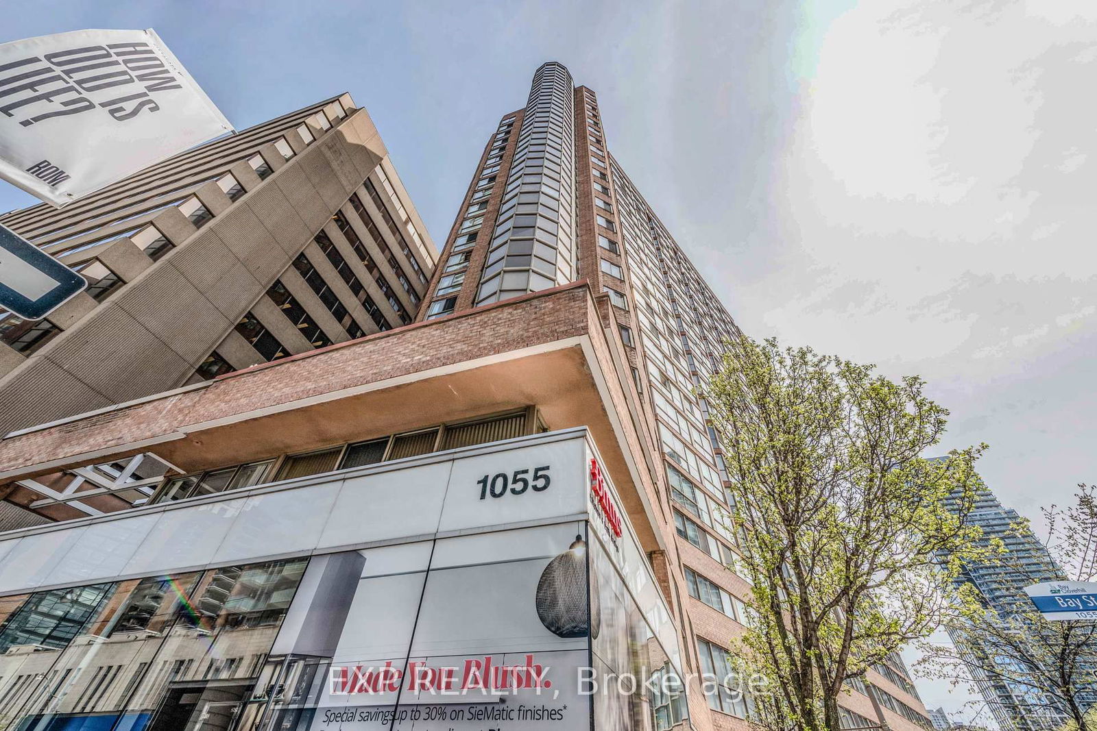 Condo for lease at 1515-1055 Bay Street, Toronto, Bay Street Corridor, M5S 3A3 - MLS: C12009187