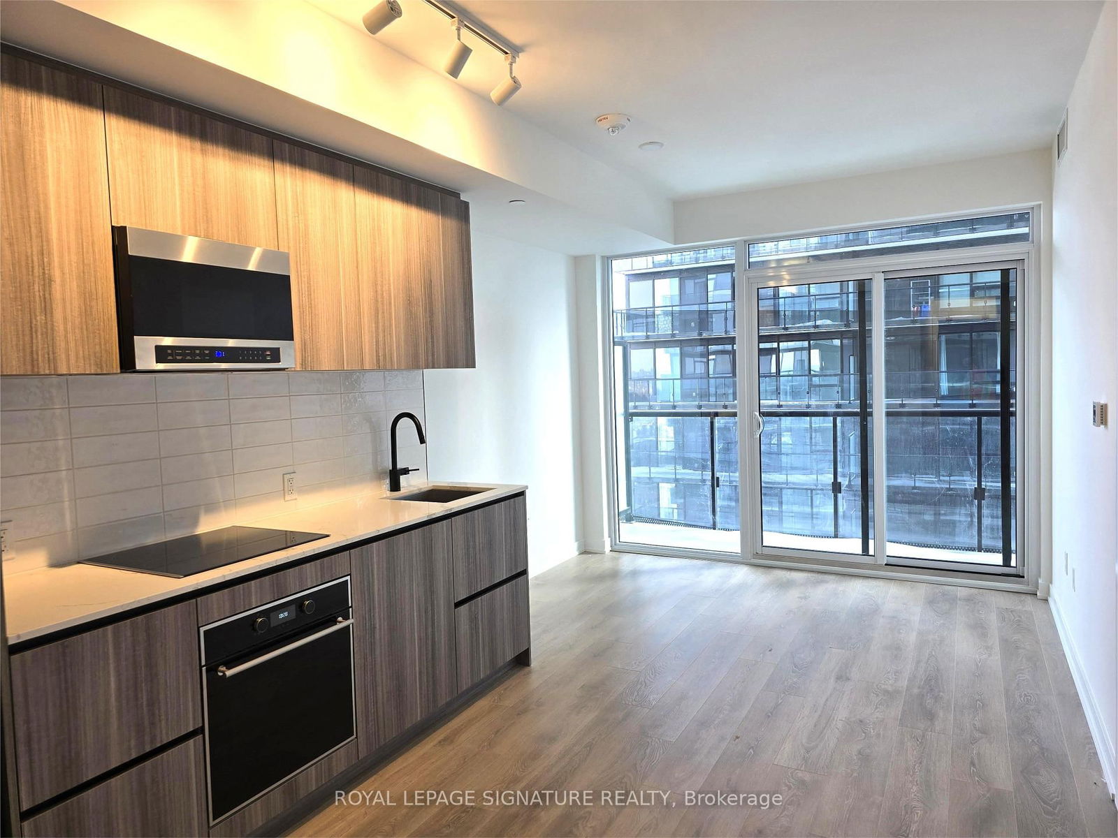 Condo for lease at 2513-117 Broadway Avenue, Toronto, Mount Pleasant West, M4P 1V3 - MLS: C12009196