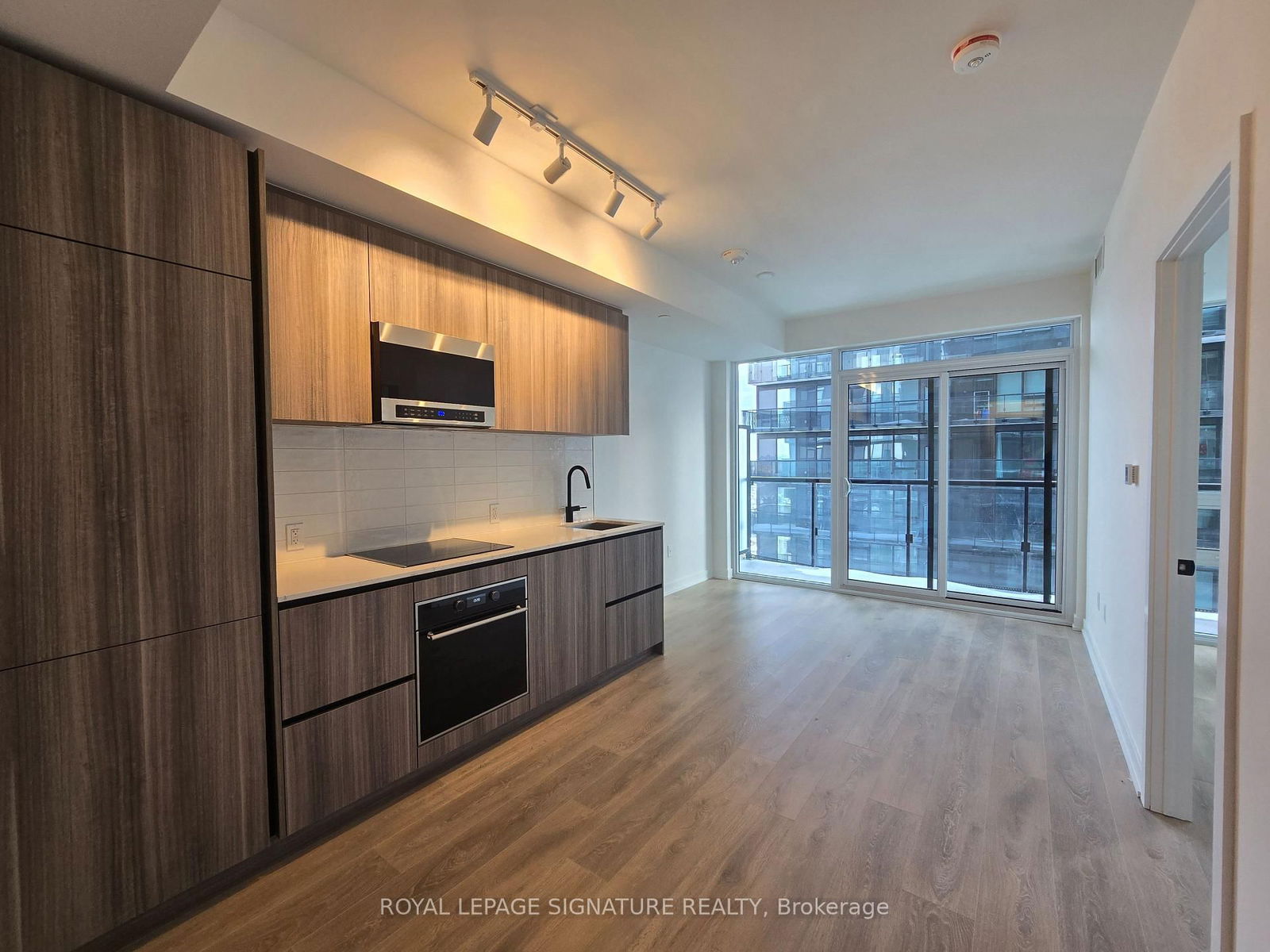 Condo for lease at 2513-117 Broadway Avenue, Toronto, Mount Pleasant West, M4P 1V3 - MLS: C12009196