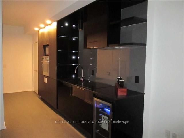 Condo for lease at 705-70 Temperance Street, Toronto, Bay Street Corridor, M5H 0B1 - MLS: C12009201