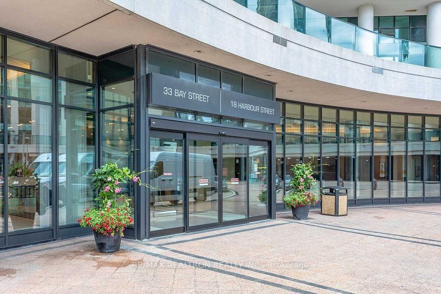 Condo for lease at 3303-33 Bay Street, Toronto, Waterfront Communities C1, M5J 2Z3 - MLS: C12009552