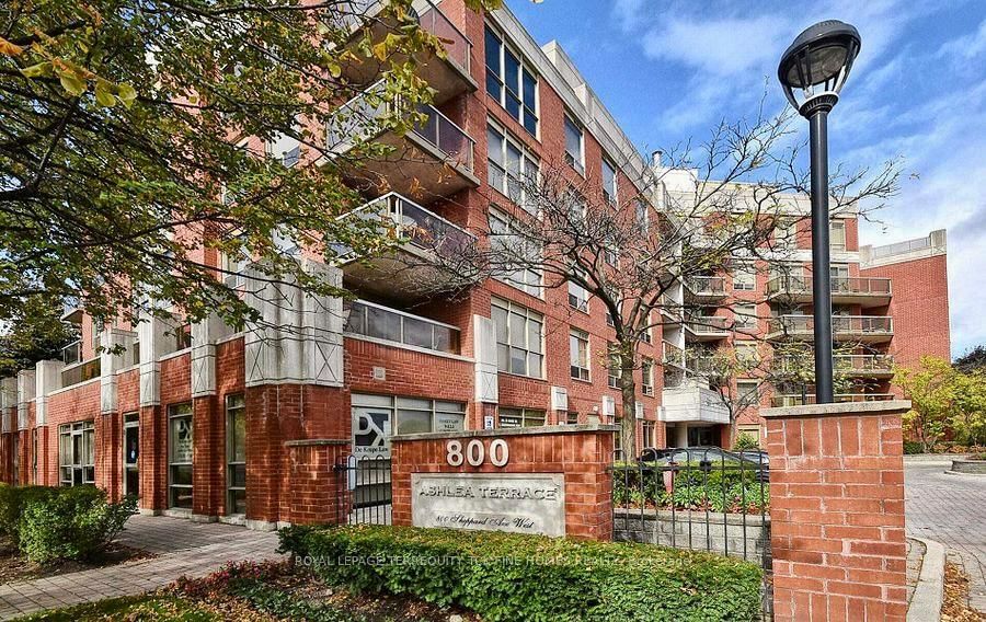 Building at 800 Sheppard Avenue, Toronto, Bathurst Manor