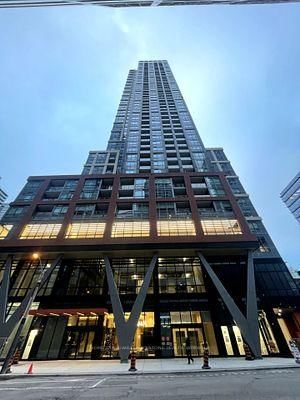 Condo for sale at 2011-108 Peter Street, Toronto, Waterfront Communities C1, M5V 0W2 - MLS: C12009924