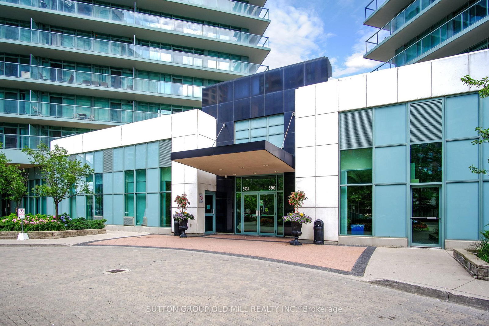 Condo for sale at 211-5500 Yonge Street, Toronto, Willowdale West, M2N 7L1 - MLS: C12010069