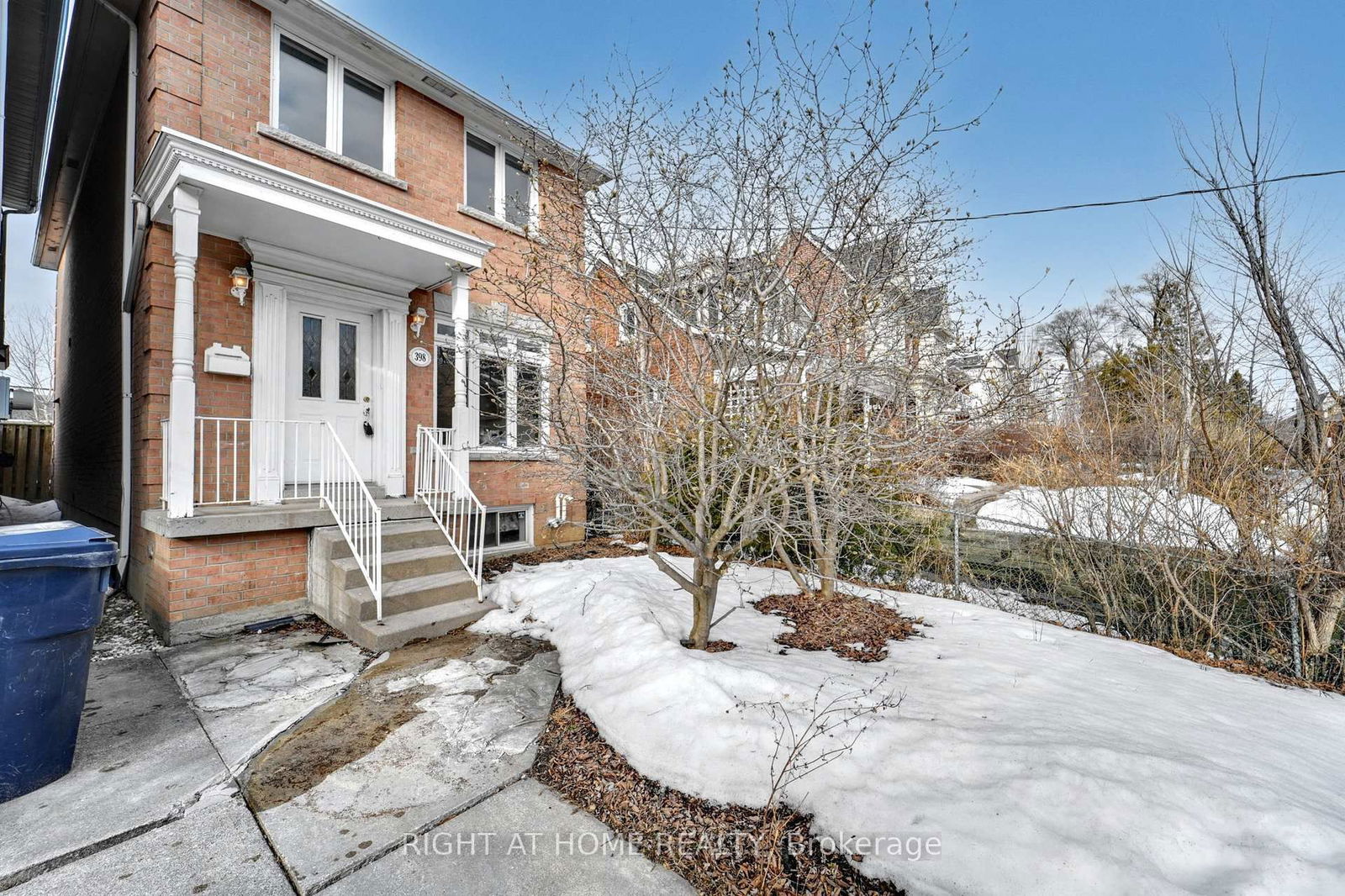 Detached House sold at 398 Woburn Avenue, Toronto, Lawrence Park North, M5M 1L5 - MLS: C12010176