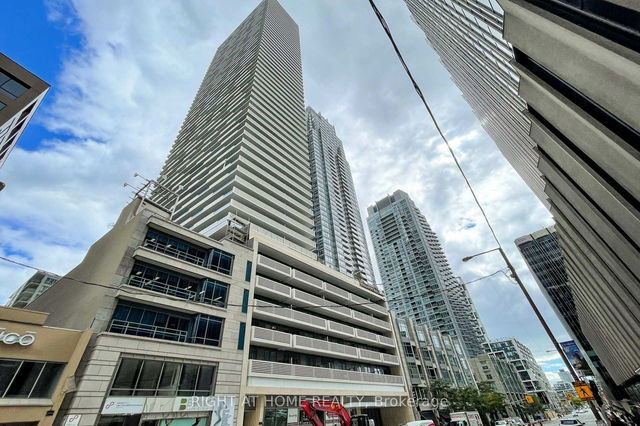 2702 - 2221 Yonge Street