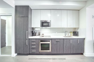 Unit 1711 — 330 Richmond St, Toronto - Waterfront Communities C1 image-0-3