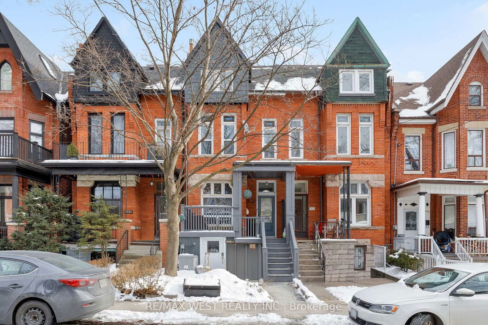 Townhouse sold at 303 Crawford Street, Toronto, Trinity-Bellwoods, M6J 2V7 - MLS: C12011655