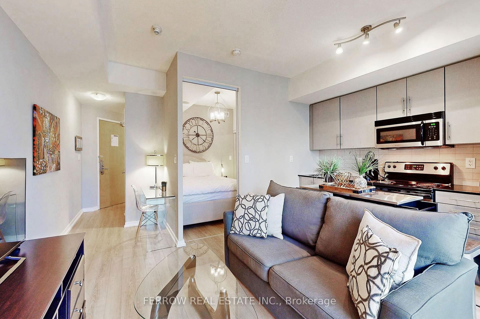 Condo for sale at 1306-55 Bremner Boulevard, Toronto, Waterfront Communities C1, M5J 0A6 - MLS: C12011707