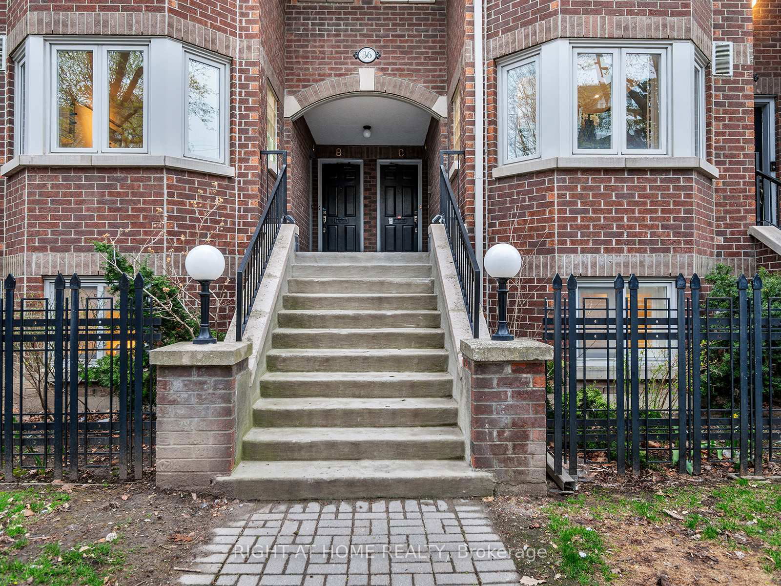 Townhouse sold at 36D Massey Street, Toronto, Trinity-Bellwoods, M6J 3T1 - MLS: C12011875