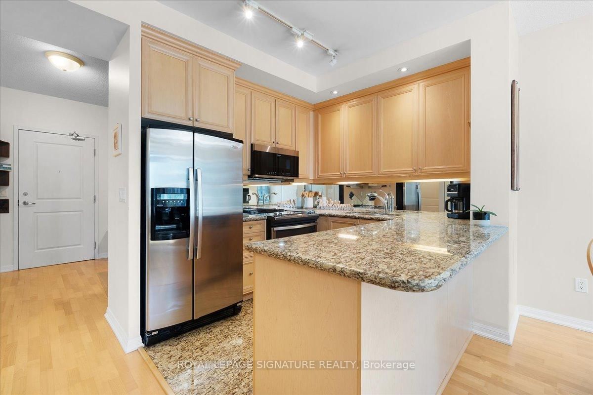 Condo sold at 327-628 Fleet Street, Toronto, Niagara, M5V 1A8 - MLS: C12011923