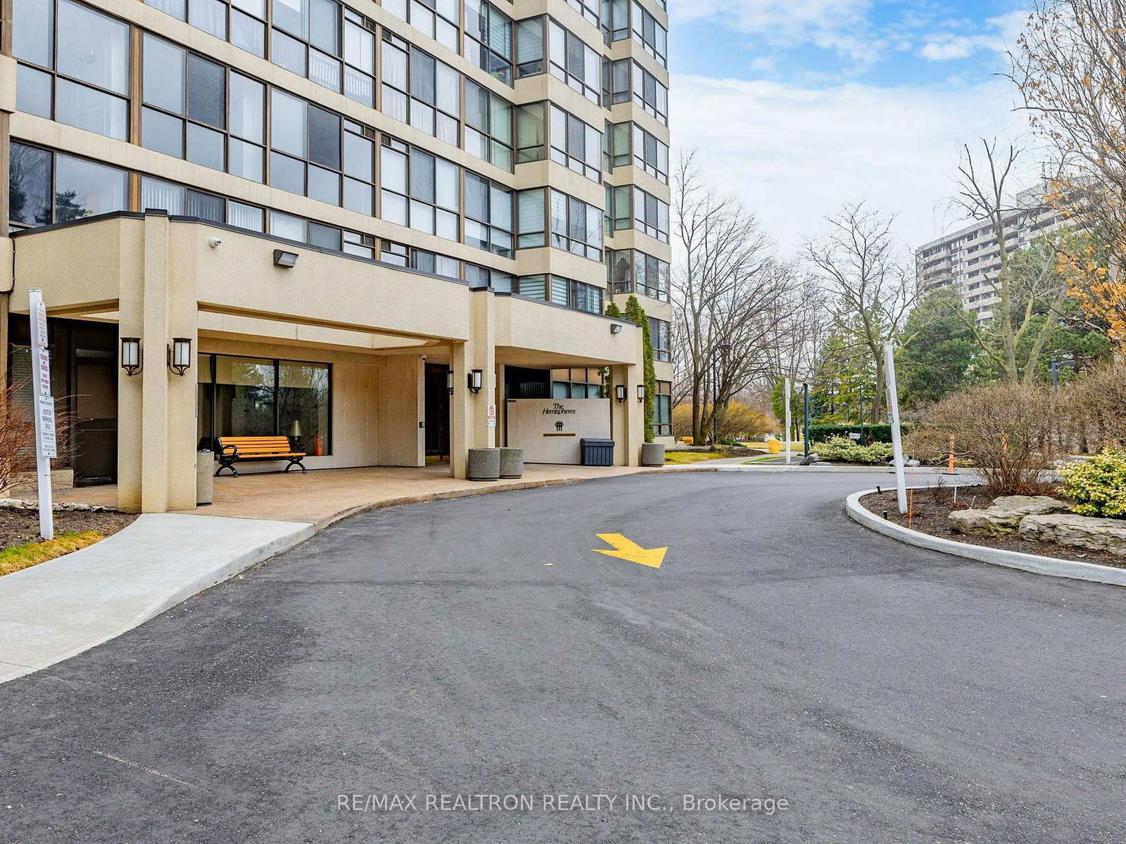 Condo for sale at 403-131 Torresdale Avenue, Toronto, Westminster-Branson, M2R 3T1 - MLS: C12011965