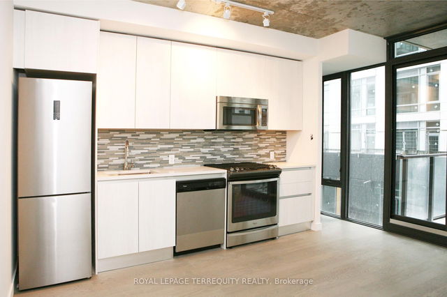 715 - 111 Bathurst Street