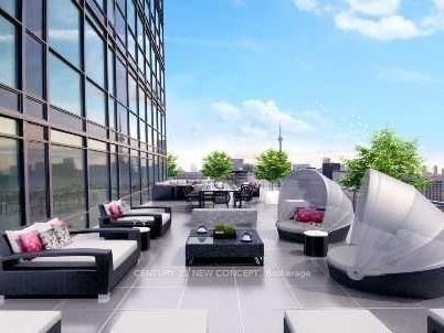1605 - 770 Bay Street