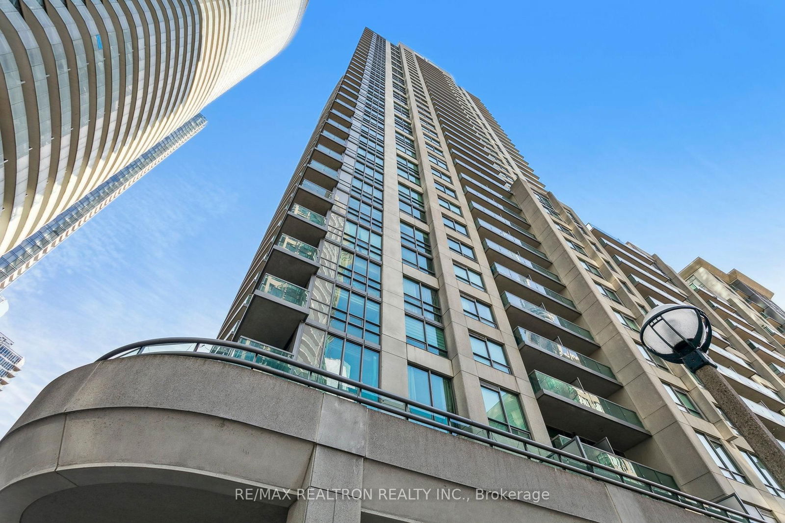 Condo for sale at 1215-19 Grand Trunk Crescent, Toronto, Waterfront Communities C1, M5J 3A3 - MLS: C12012607